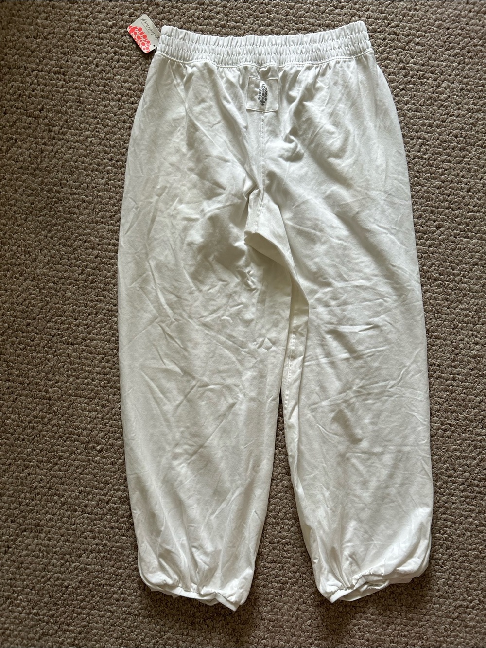 Free People NWT Movement White Joggers Pull-on Pants Comfortable soft size S
